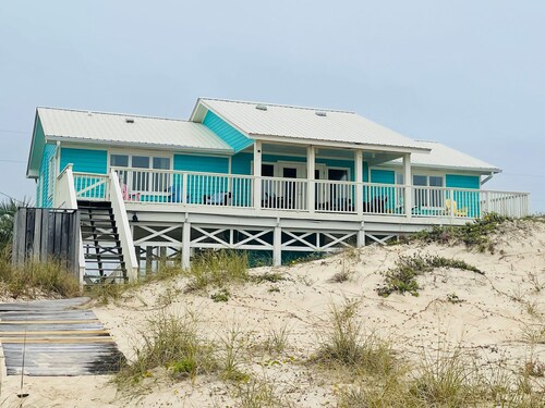 B HAPPY!! Beachfront home, 4 bedroom/2 bath, Sleeps 8, Pet Friendly!