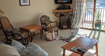 Walk to shops and restaurants