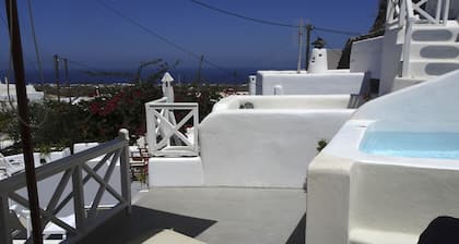 Santorini Finikia Oia Cave House