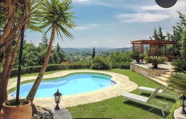 Piscine extérieure