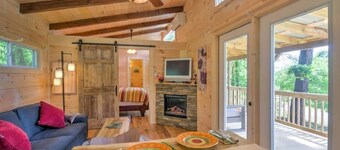 5 Star Cozy Cabin on Retreat-like Farm nr TIEC/Wineries