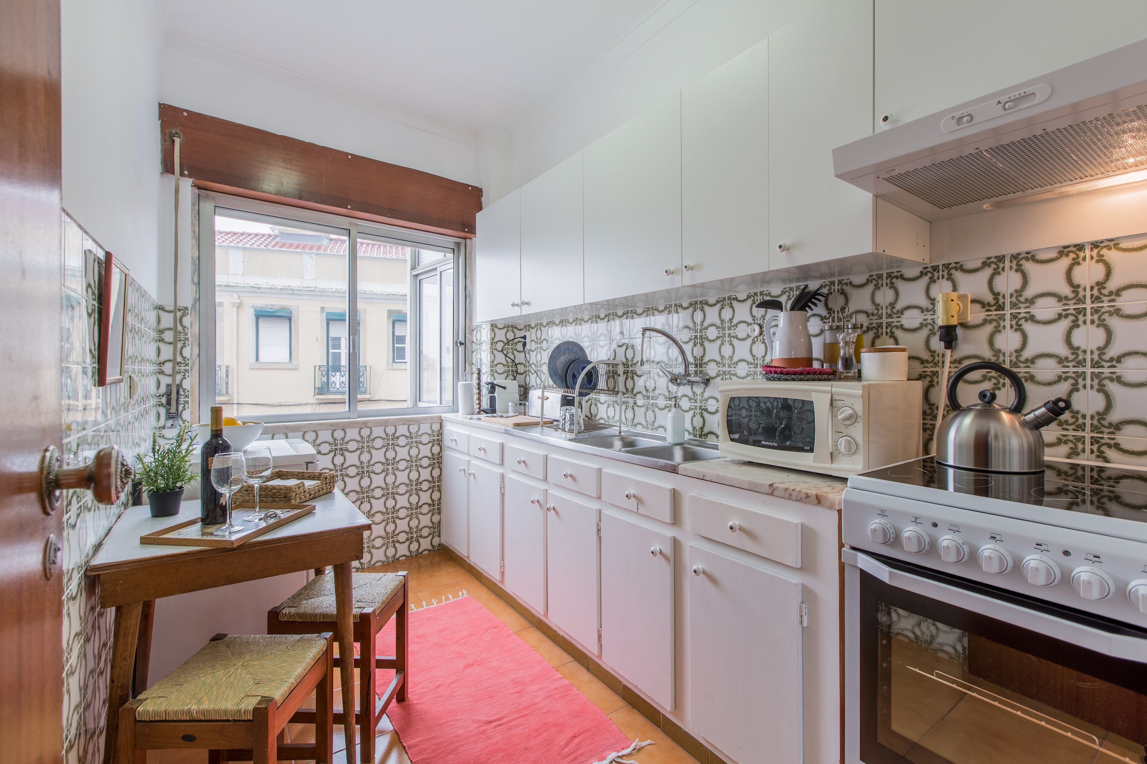 雪櫃、微波爐、焗爐、咖啡機/沖茶器