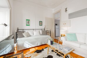 2 chambres, fer et planche à repasser, Wi-Fi gratuit, draps fournis