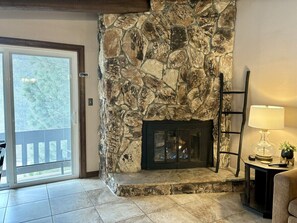 Interior - Updated 3 Minute Walk to AF-Large Condo 1168sqft (Angel Fire)