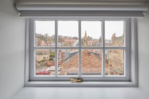 City view from property - Princess Place Townhouse (Whitby)