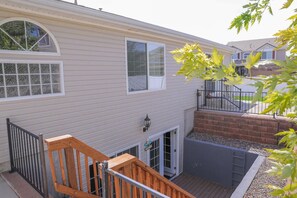 المنطقة المحيطة بالمنشأة