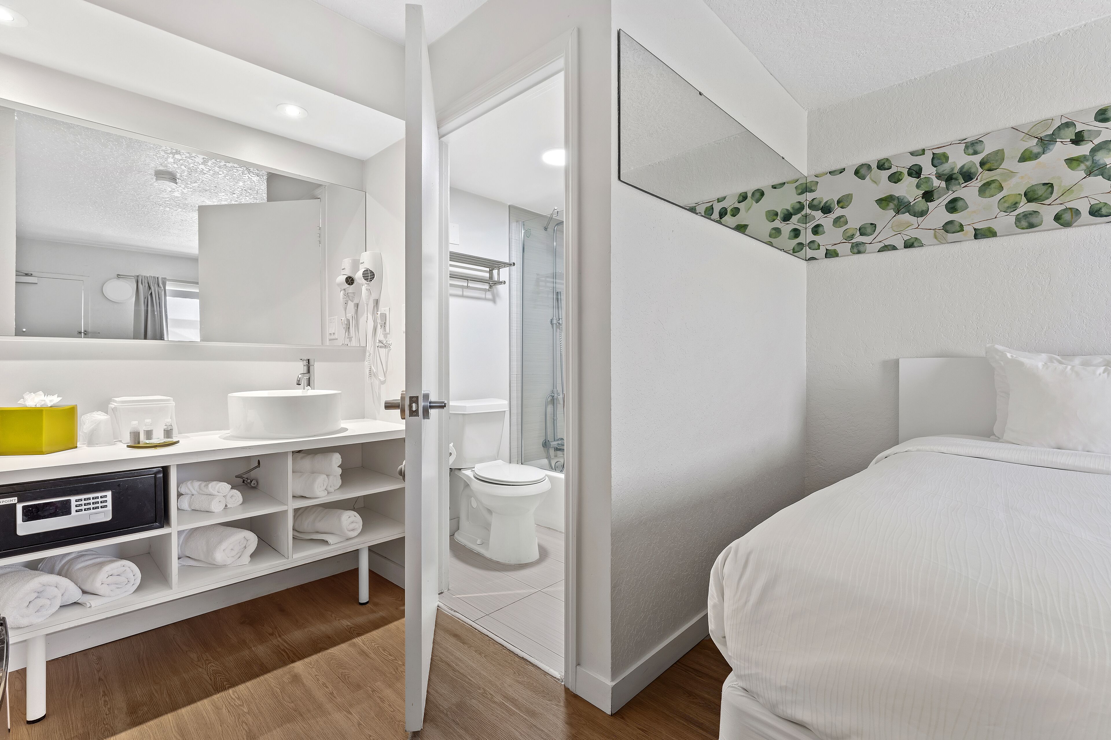 Photo - Travelodge by Wyndham Orlando Lake Buena Vista South