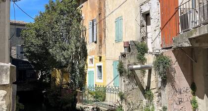 Villa 6km from St Rémy de Provence with swimming pool for 2 to 10 people