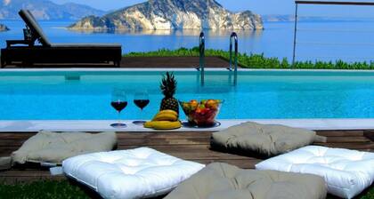 3-Bedroom Villa With Private Pool - Sea View - For 6+ Persons