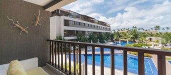 Flat Condomínio de Luxo Beira mar de Muro Alto, Vista Para Piscina