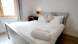 Premier Apartment, 2 Bedrooms | 2 bedrooms, WiFi (free), individually decorated, individually furnished - Birmingham Postbox Premier Home Stay (Birmingham)