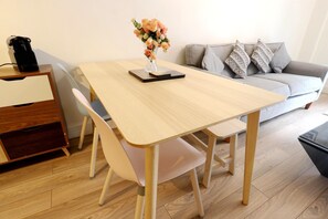 Essbereich im Zimmer