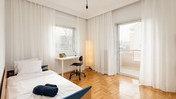 3 bedrooms, desk, soundproofing, iron/ironing board