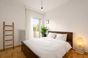 4 Schlafzimmer, Schreibtisch, schallisolierte Zimmer