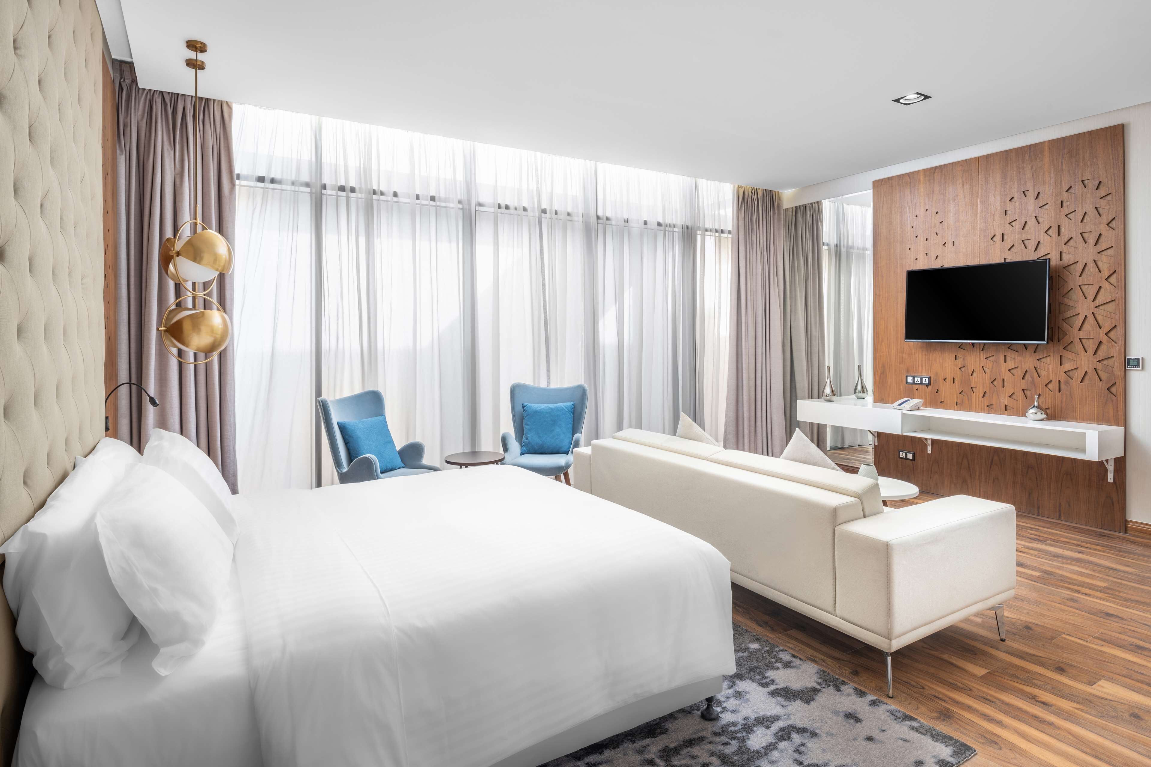 royal suite, 2 bedrooms | 1 bedroom, minibar, in-room safe, individually decorated