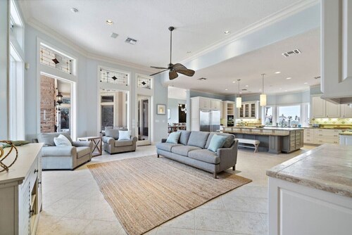 Luxurious Secluded Estate with Pool & Pond