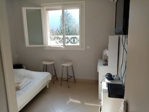 2 habitaciones, wifi gratis y ropa de cama