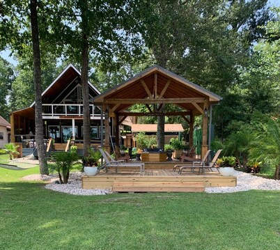 The Perfect Getaway Just 2 hours Northeast of Houston!  Come enjoy tranquility!