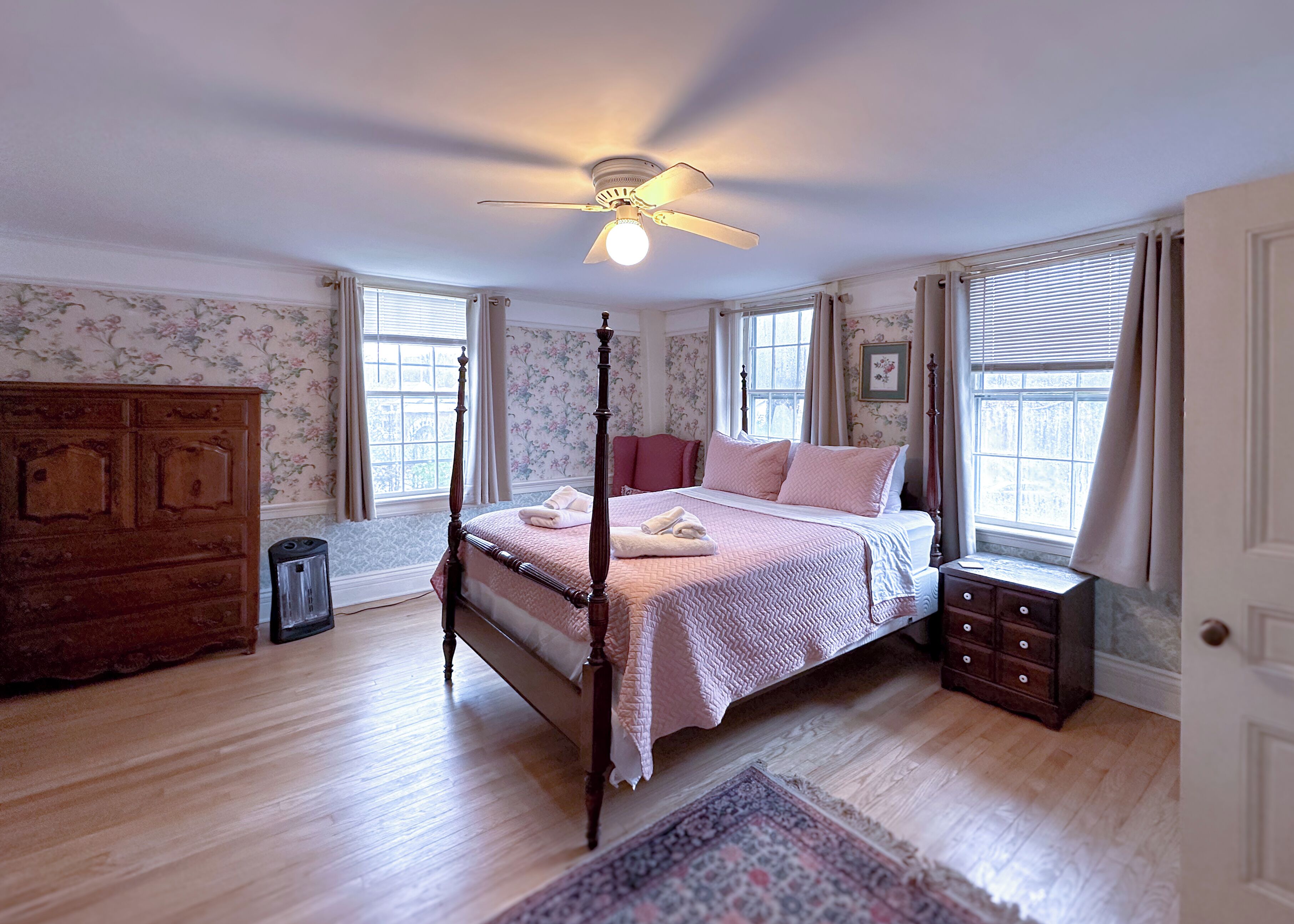 9 bedrooms, iron/ironing board, free WiFi, bed sheets