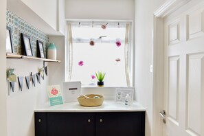 Room amenity - Just Stay Wales - Hadland House Mumbles (Swansea)