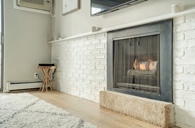 Beautifully remodeled 2 bed 104 Berkley Verona #6