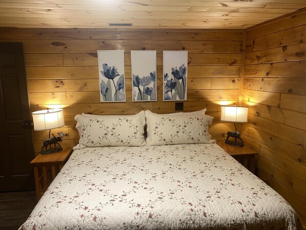 1 bedroom, desk, iron/ironing board, WiFi