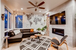 Townhome, Multiple Beds, Mountain View (908 Jerome St. (Unit 1)*) | Living room