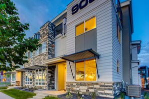 Townhome, Multiple Beds, Mountain View (908 Jerome St. (Unit 1)*) | Property entrance