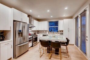 Townhome, Multiple Beds, Mountain View (908 Jerome St. (Unit 1)*) | Private kitchen | Fridge, oven, paper towels