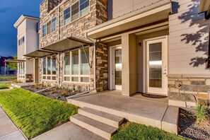 Townhome, Multiple Beds, Mountain View (908 Jerome St. (Unit 1)*) | Exterior