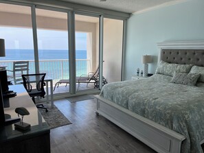 2 chambres, bureau, fer et planche à repasser, lit de bébé portatif