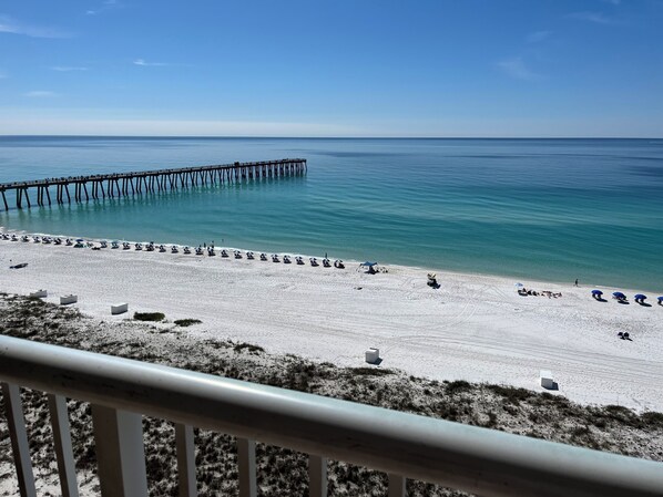 Sur la plage, serviettes de plage