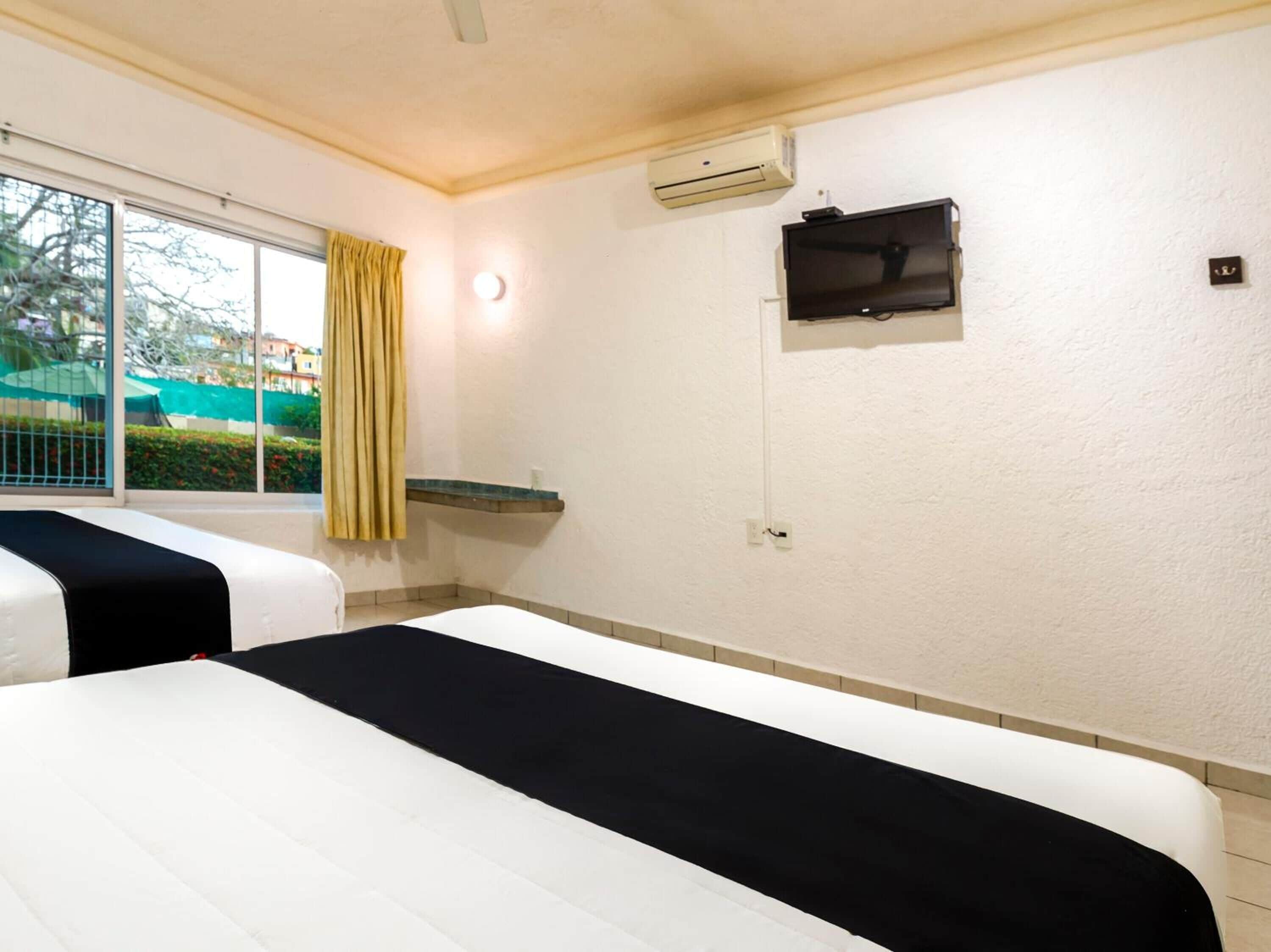 Photo - Hotel Parotas Manzanillo