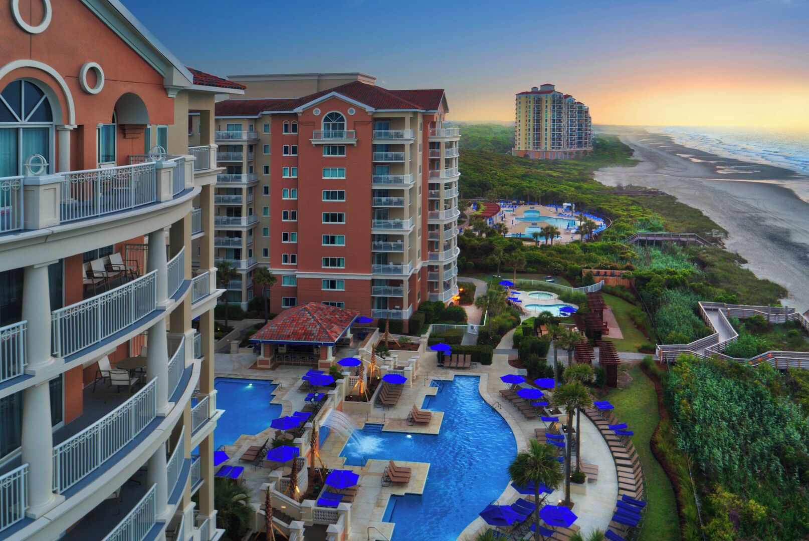 Innendørsbasseng og utendørsbasseng