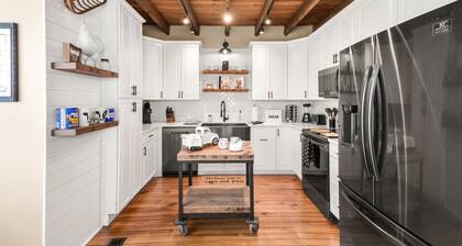 Welcome to the Rusty Rose-Restored Farmhouse feel in the heart of Jefferson, MD