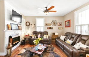 スマートテレビ、暖炉、ストリーミングサービス