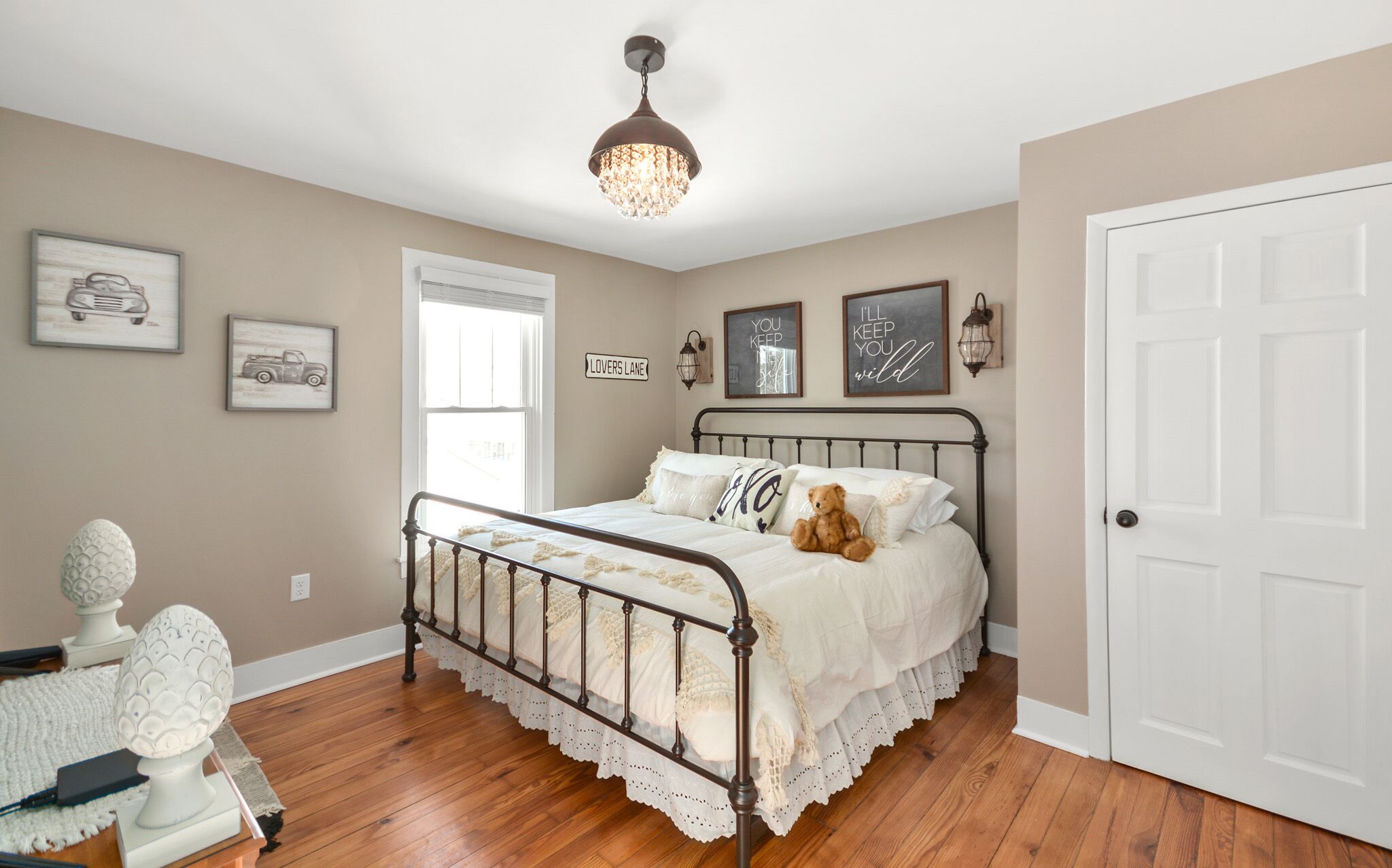 3 Schlafzimmer, Schreibtisch, Bügeleisen/Bügelbrett, WLAN