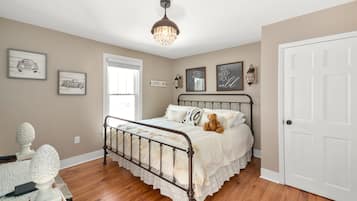 3 Schlafzimmer, Schreibtisch, BĂŒgeleisen/BĂŒgelbrett, WLAN