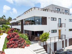 Exterior - Jan Sofat LUX apartment A24 at resort with pool (Willemstad)