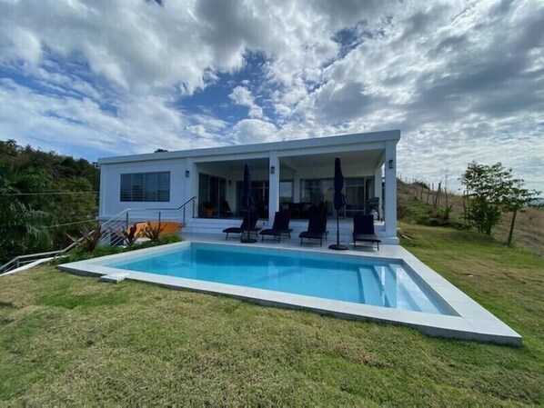 Piscine extérieure