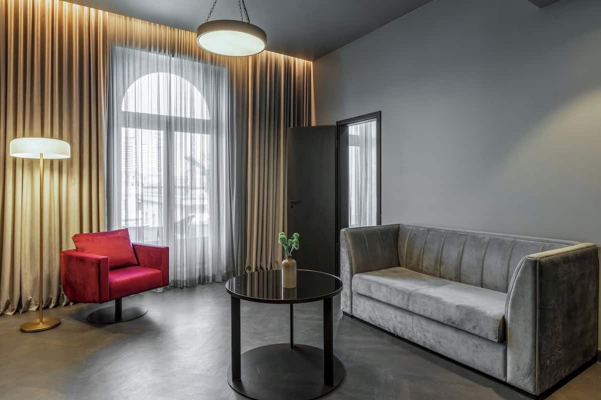 Suite, 1 Bedroom, Non Smoking, Balcony | 1 bedroom, minibar, in-room safe, desk