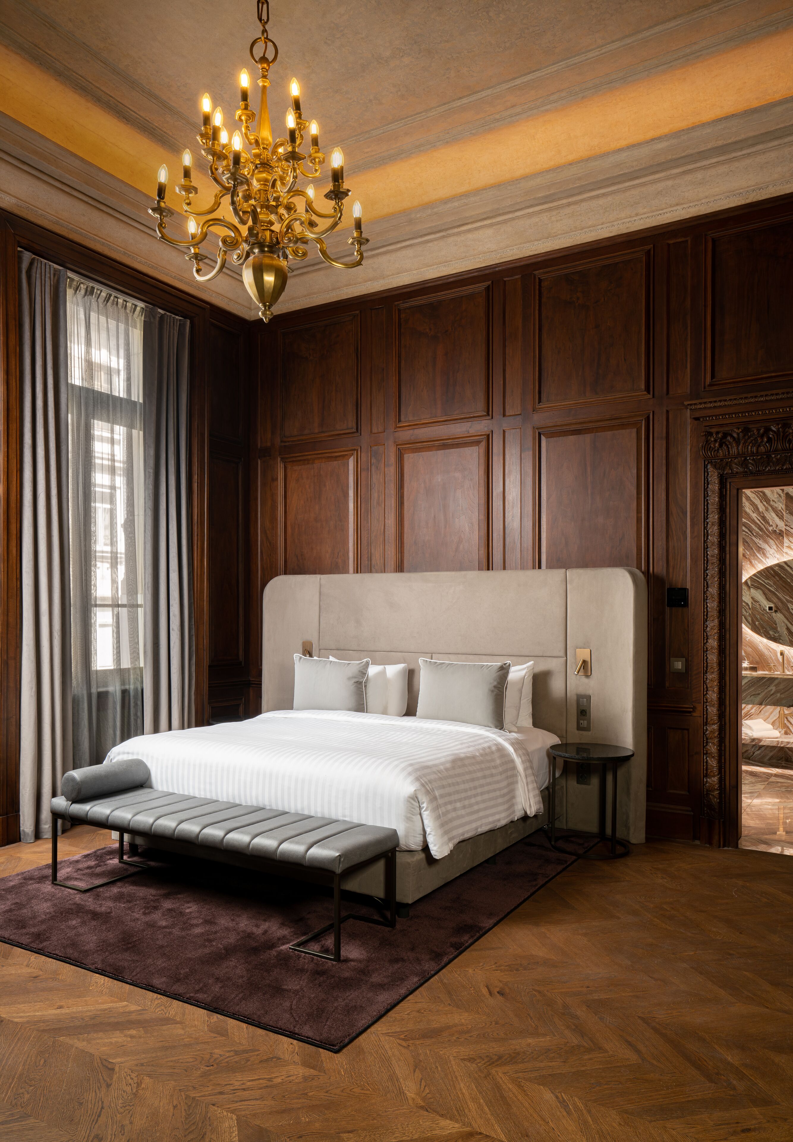 Suite, 1 chambre | Minibar, coffres-forts dans les chambres, bureau, rideaux occultants