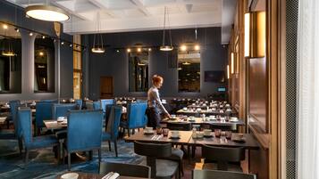 Tägliches Frühstücksbuffet (130 RON pro Person)