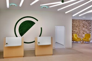 Reception - Element by Marriott Al Mina, Dubai (Dubai)