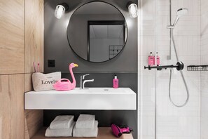 Shower, free toiletries, hair dryer, towels