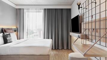 1 bedroom, desk, laptop workspace, blackout drapes