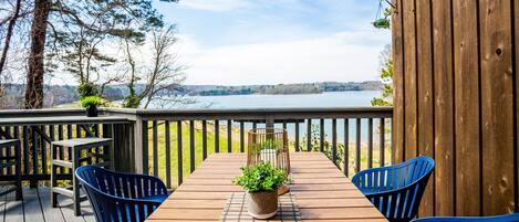 تناول الطعام بالخارج