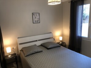 6 bedrooms, in-room safe, iron/ironing board, travel cot