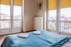 3 bedrooms, desk, iron/ironing board, free WiFi - Beautiful view to the city (Warszawa)