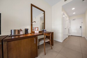 1 chambre, bureau, accès Internet